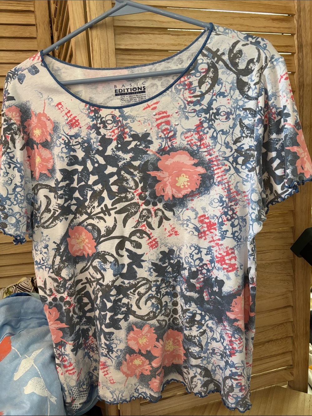 Basic Editions Floral Scoop Neck Embellished Tee Large